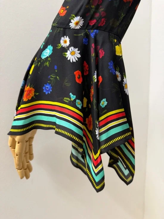 Alice + Olivia Randa Floral Print Bell Sleeve Botanical Ditsy Floral Size Medium - Picture 4 of 16